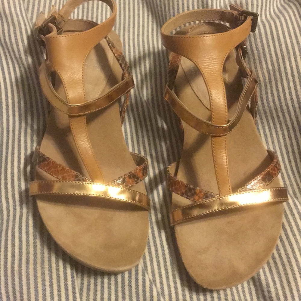 Eileen fisher run snake embossed sandals size 7